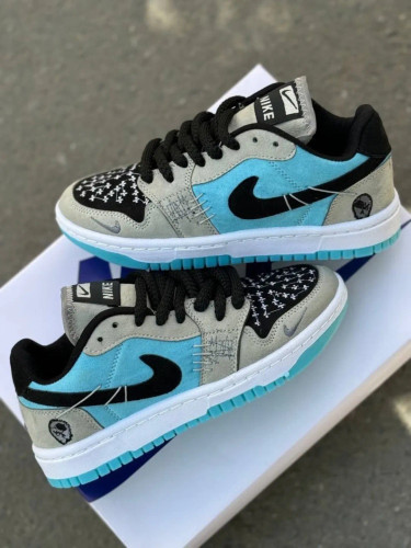 کتونی زنانه نایک V2K