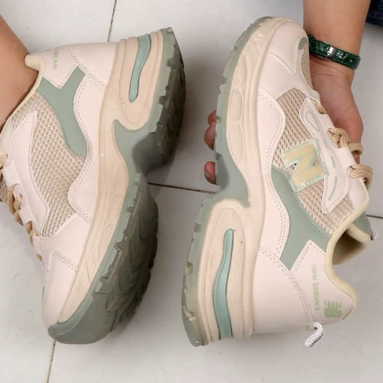 کفش زنانه New Balance 2025 خوشپا