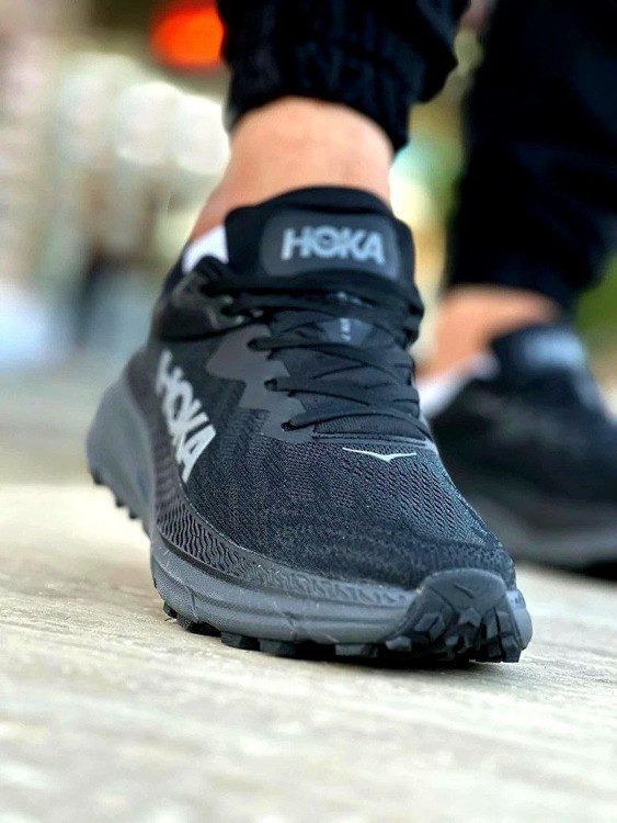 راحتی و ضربه گیری" کفی خیلی نرم و ضخیم جذب ضربه عالی.مخصوصا برای دویدن های طولانی یا پیاده روی زیاد کمتر کردن فشار روی زانو وکمر