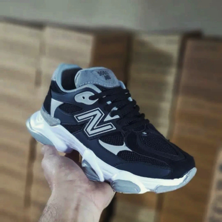نمای جلو کفش New Balance 9060
